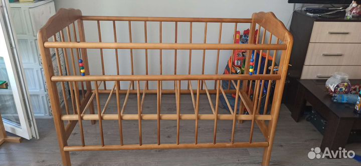 Детская кроватка