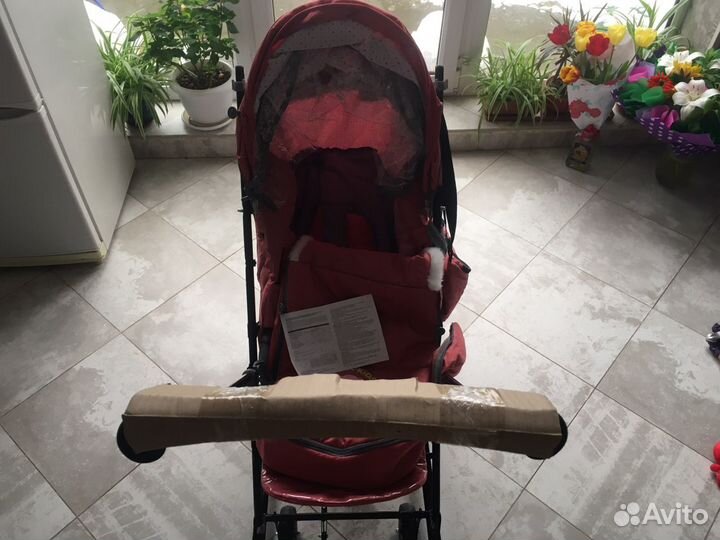 Детская коляска для ребенка