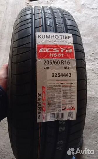 Zeta Alventi 215/55 R17 98Y