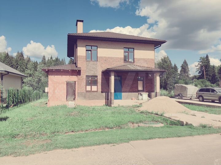 Коттедж 186,8 м² на участке 10 сот.