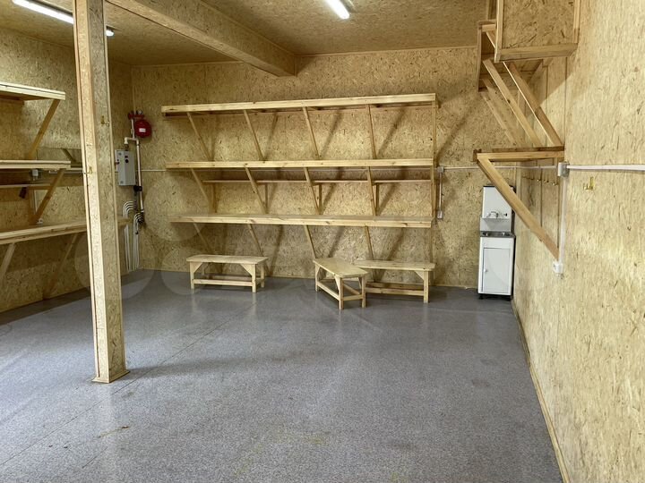 Гараж, > 30 м²