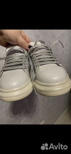 Кроссовки женские