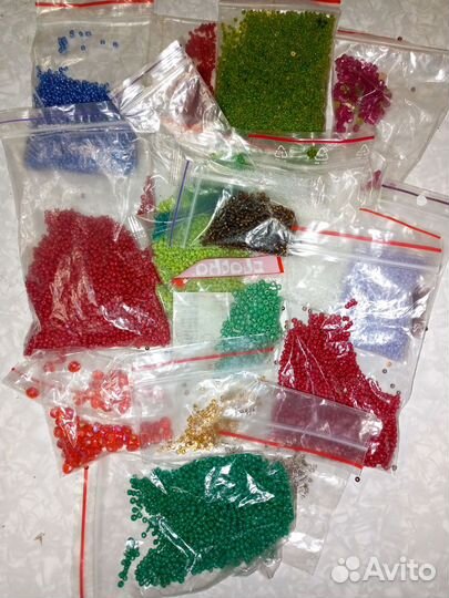 Бисер и другие предметы для творчества