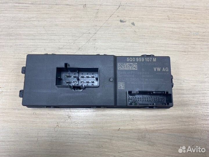 Блок управления крышки багажника Volkswagen Tiguan