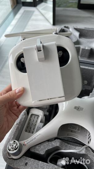 Квадрокоптер dji Phantom 4 wm330a