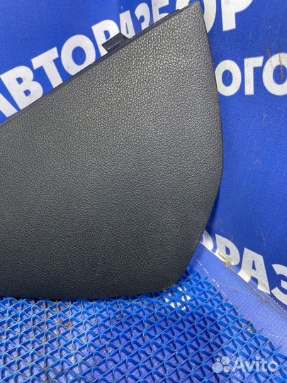 Боковая накладка торпеды Peugeot 308 хэтчбек EP6C