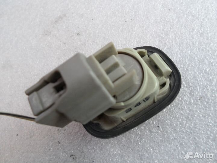 Поворотник на крыло Toyota