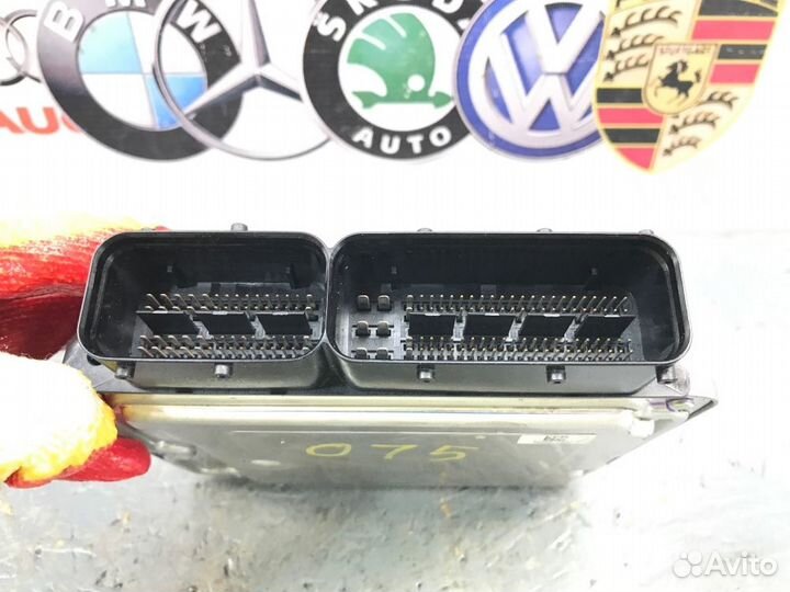 Блок управления двс Audi A4 B8 cdhb 2010