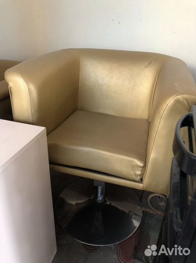 Кожанное кресло