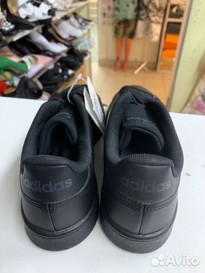 Adidas мужские кроссовки 40-41