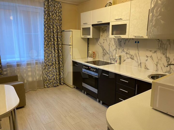 1-к. квартира, 42 м², 2/10 эт.