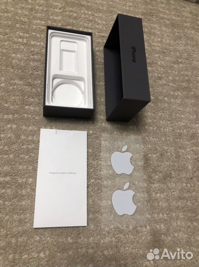 Коробка от iPhone