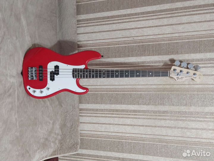 Бас гитара Fender precision(replic)
