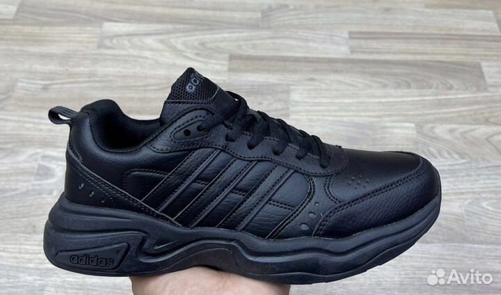 Кроссовки кожаные черыне Adidas Strutter EG2656