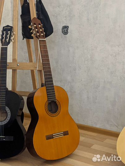 Классическая гитара yamaha c40