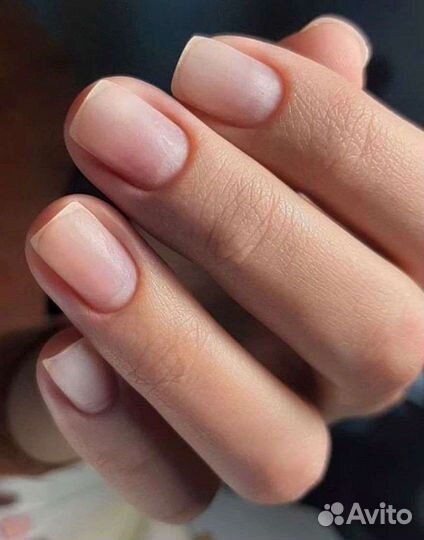 Маникюр с покрытием гель-лаком