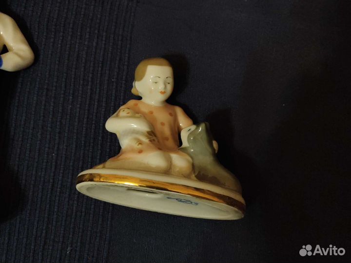 Фарфоровая статуэтка Девочка с кошкой лфз