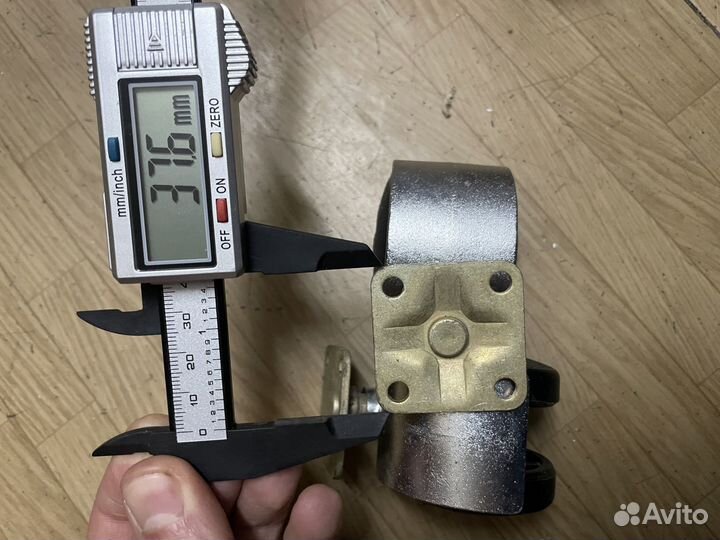 Мебельное колесо поворотное