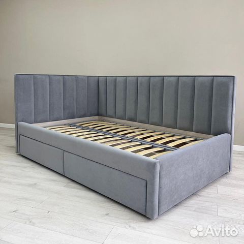 Кровать детская с мягкой спинкой