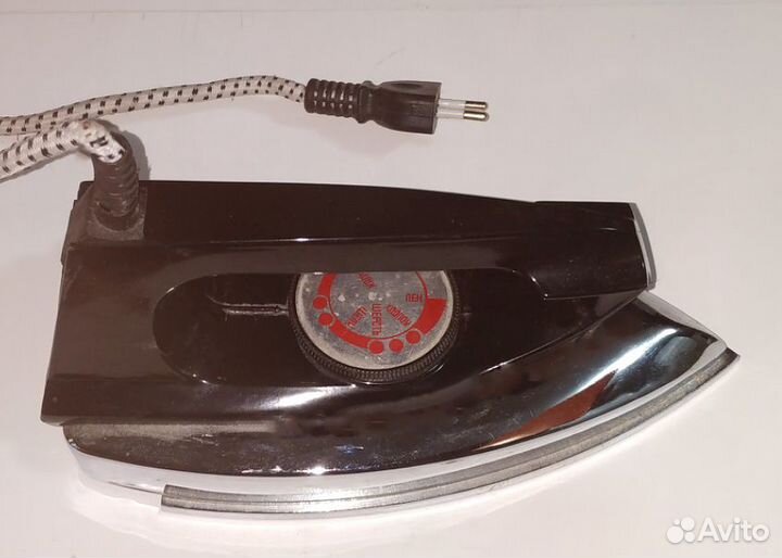 Утюг 1000 Вт рабочий