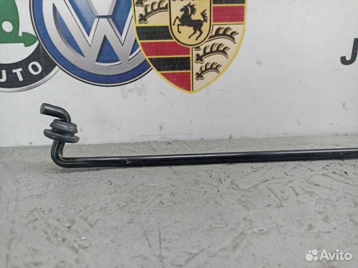 Держатель капота Volkswagen Jetta JE caxa 2014