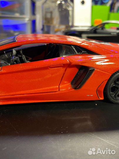 Lamborghini aventador 1:24