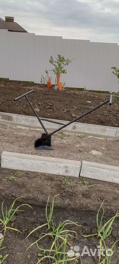 Ручной окучник и бороздо нарезатель