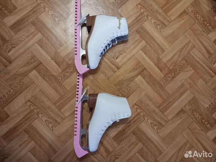 Коньки фигурные кожаные