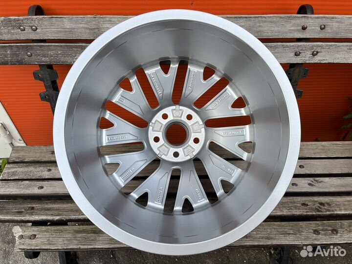 Оригинальный диск R19 от Audi A7 S7