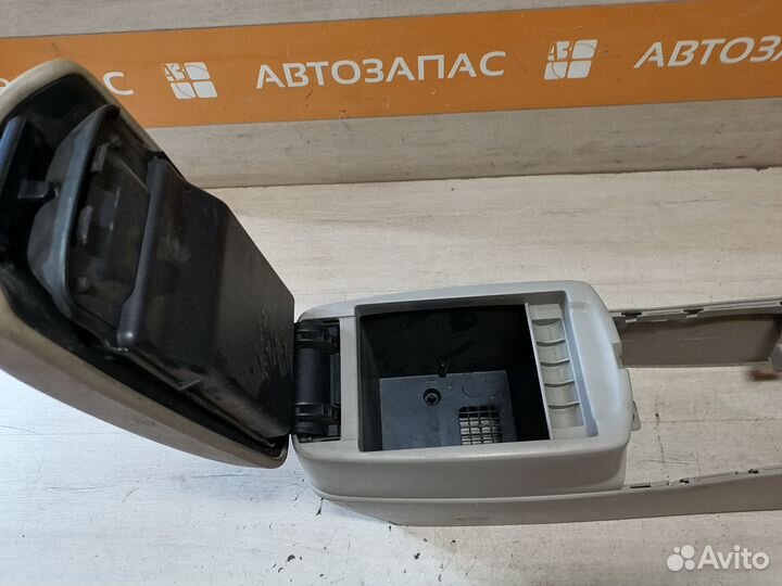 Подлокотник Mazda 6 GG Мазда 6 консоль центральная