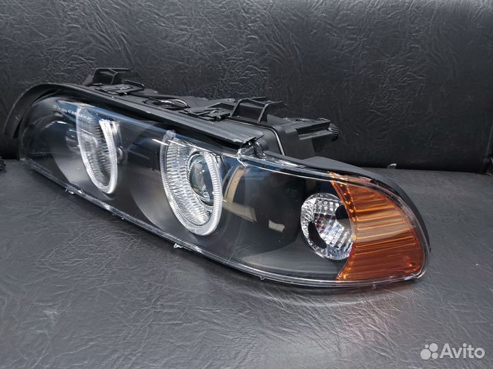 Фары BMW E39 с глазками бмв е39 желтый поворотник