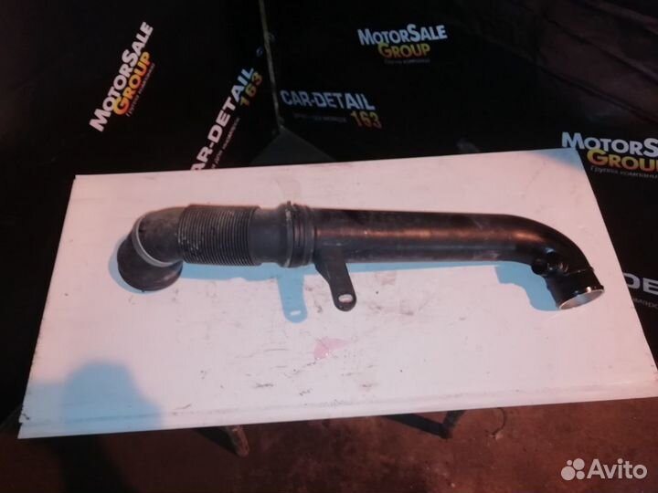 Патрубок интеркулера 1K0129654AR VW Tiguan