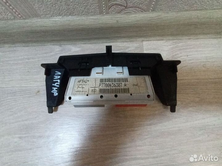 Часы Renault Laguna 1