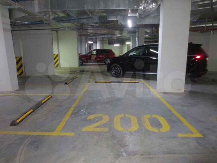 Машиноместо, 14 м²