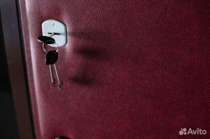 Дверь входная металлическая новая