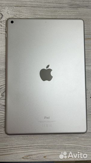 Планшет Apple iPad 10.2