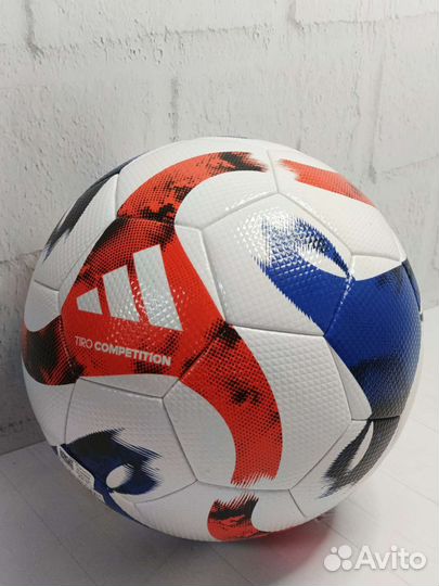 Футбольный мяч