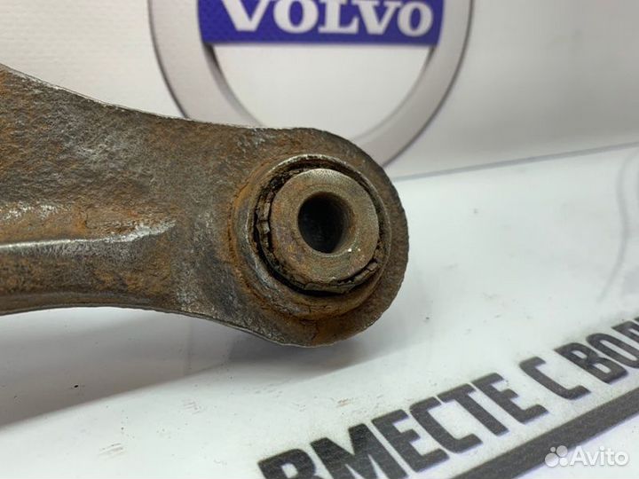Рычаг задней подвески верхний левый Volvo XC70 08