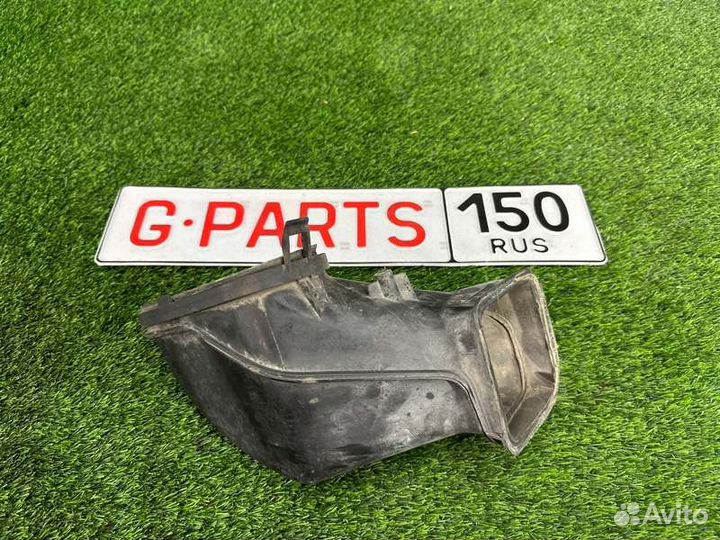 Воздухозаборник правый Bmw 7 E66 N62B44 2002