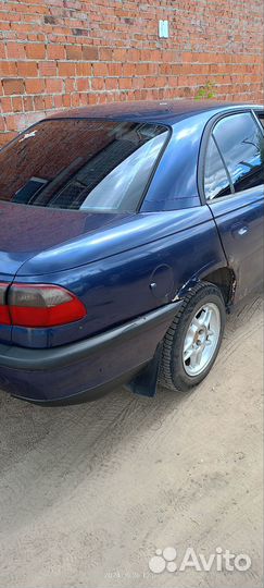 Opel Omega 2.0 МТ, 1998, 275 000 км