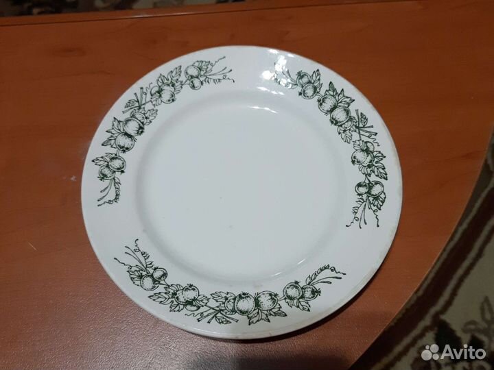 Сервировка стола и посуда