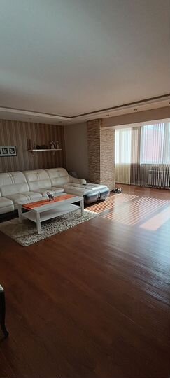 3-к. квартира, 139 м², 2/6 эт.