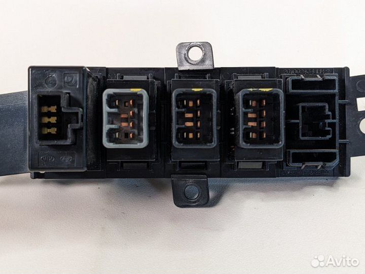 Кнопка включения полного привода Hyundai Tucson JM