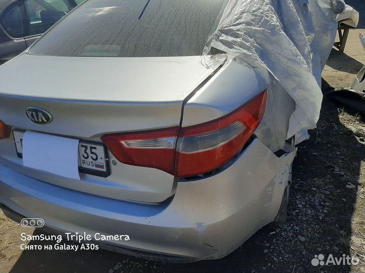 Фонарь правый наружный KIA Rio 3