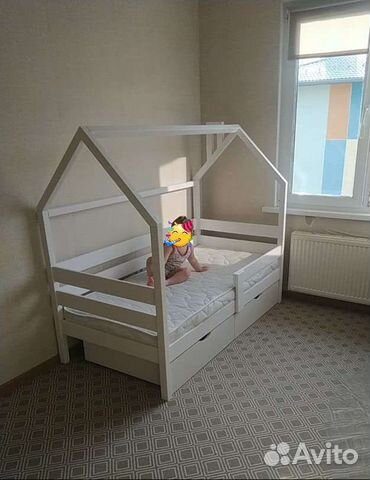 Детская кровать из массива