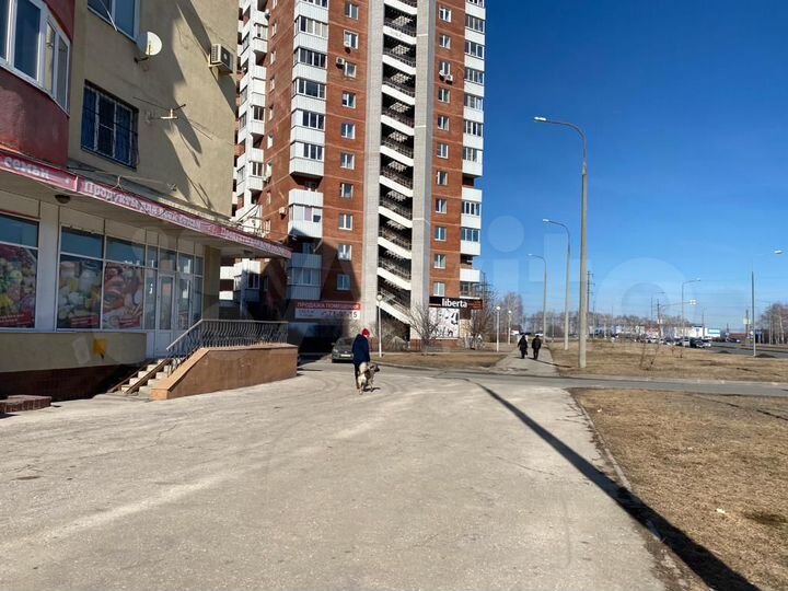 Рядом с Красным и Белым 40 лет Победы, 175 м²