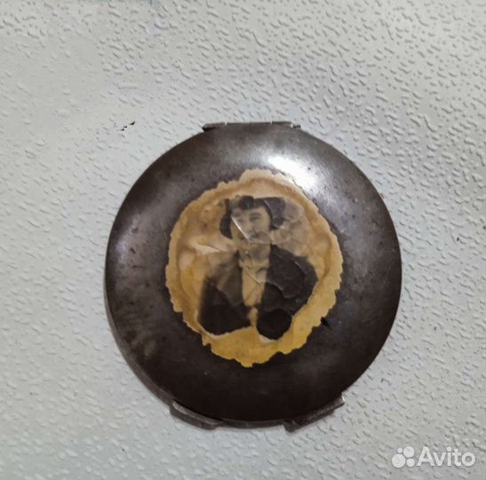 Пудреница старинная