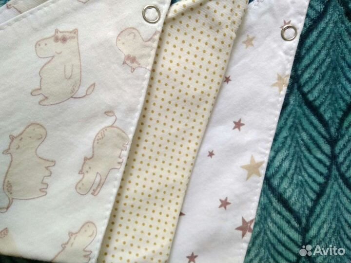 Нагрудник/слюнявчик новый