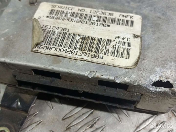 Блок эбу на Isuzu Rodeo 3.1 GM