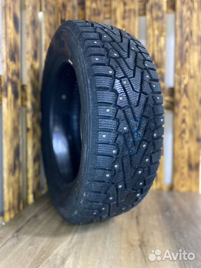 Pirelli Ice Zero 215/65 R16 102T